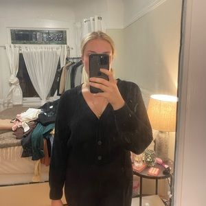 Black cardigan H&M.